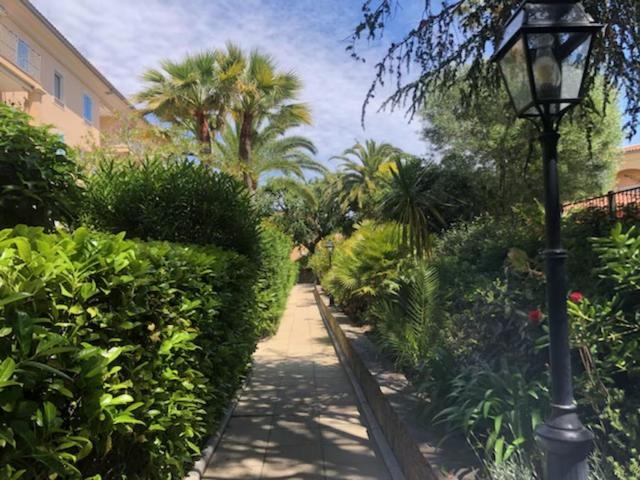 Belle Residence Au Centre De Saint Tropez Avec Piscine Et Garage エクステリア 写真