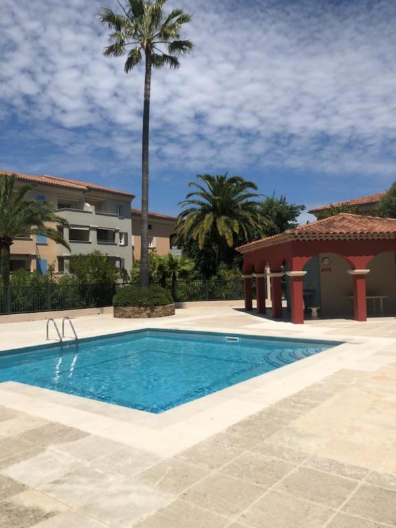 Belle Residence Au Centre De Saint Tropez Avec Piscine Et Garage エクステリア 写真